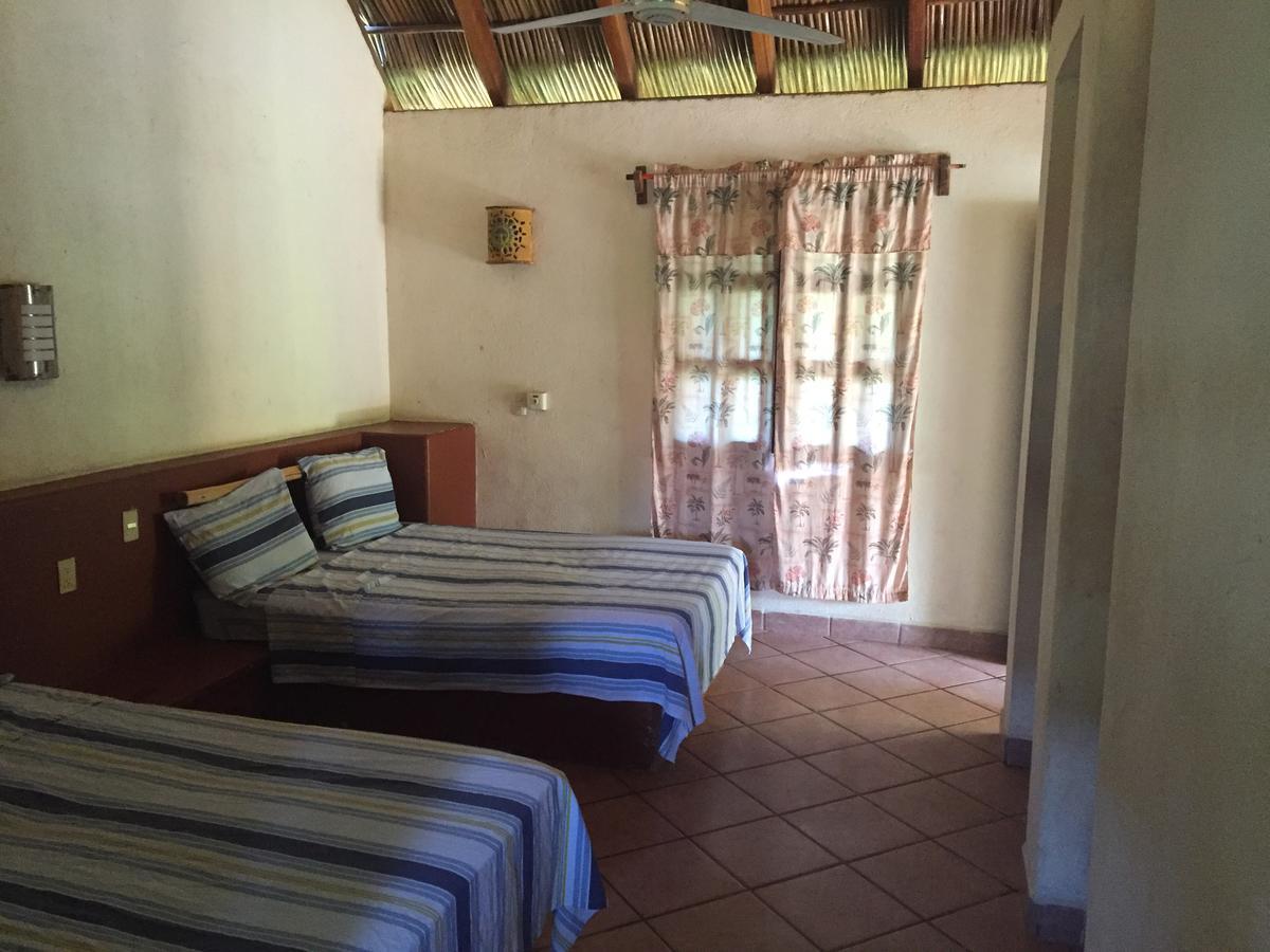 Hôtel Nexpa Surf "Cabanas Mar De Noche" à Caleta de Campos Extérieur photo
